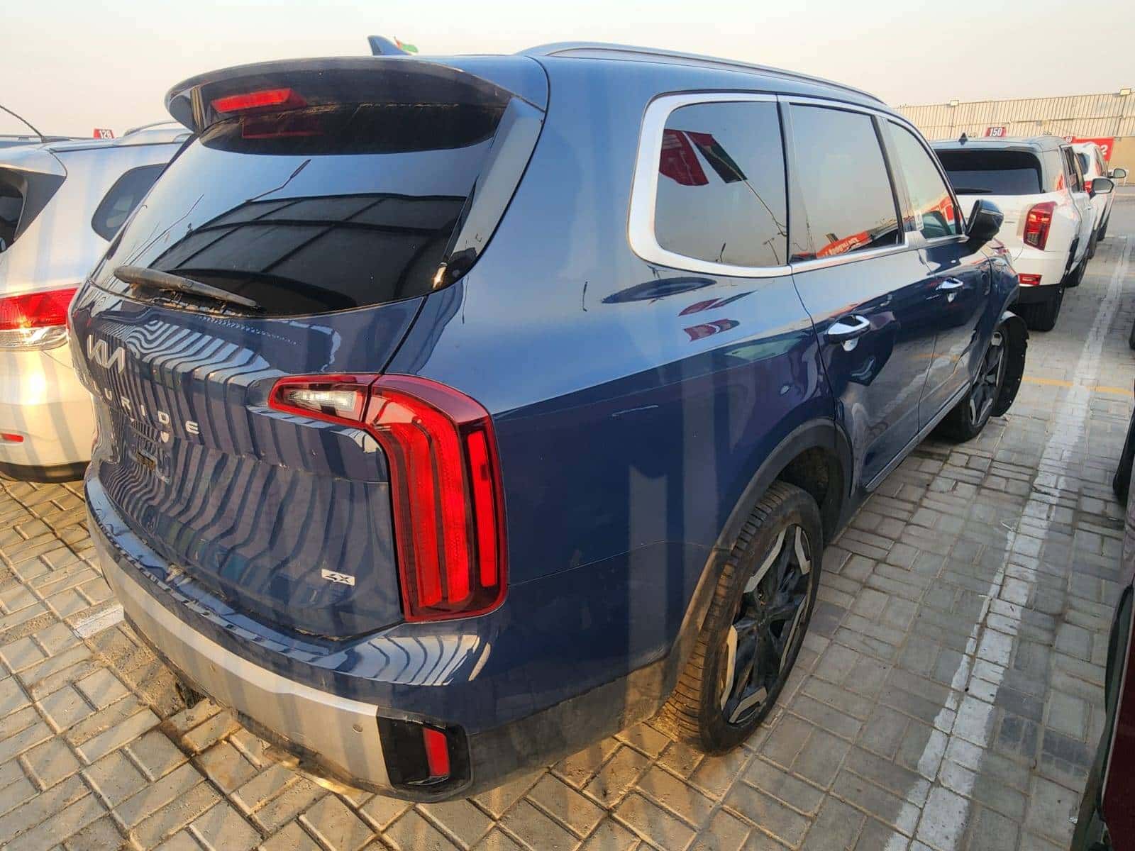 KIA TELLURIDE 2023 thumbnail 1