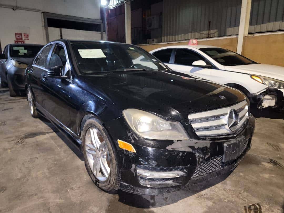MERCEDES BENZ C300 - Exterior