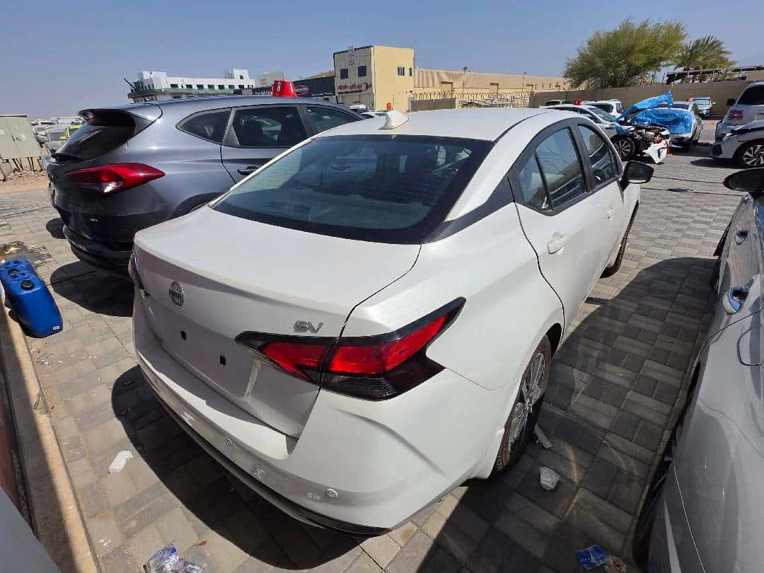 Nissan Versa 2021 thumbnail 1