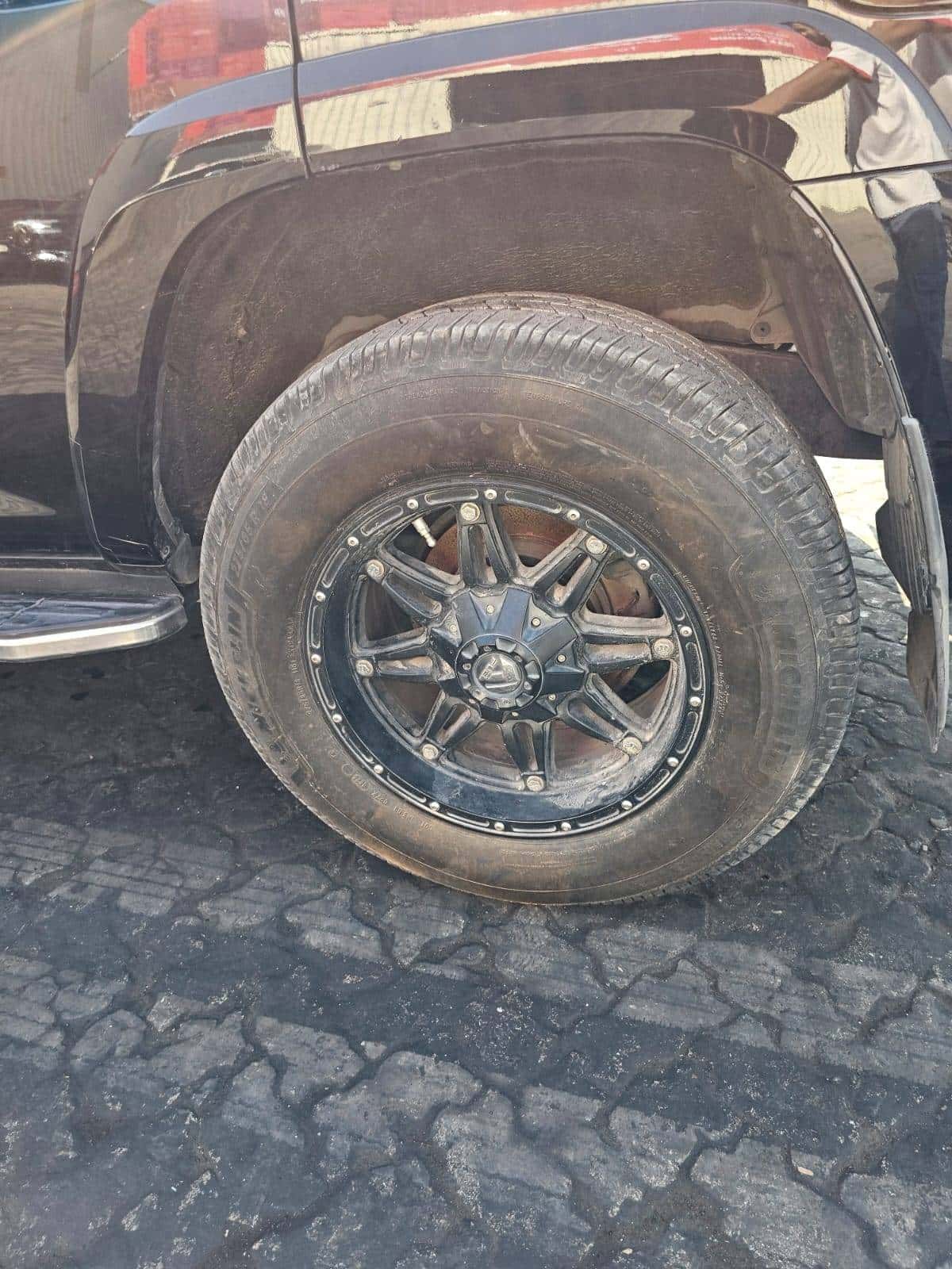 Toyota 4RUNNER SR5 2016 thumbnail 6