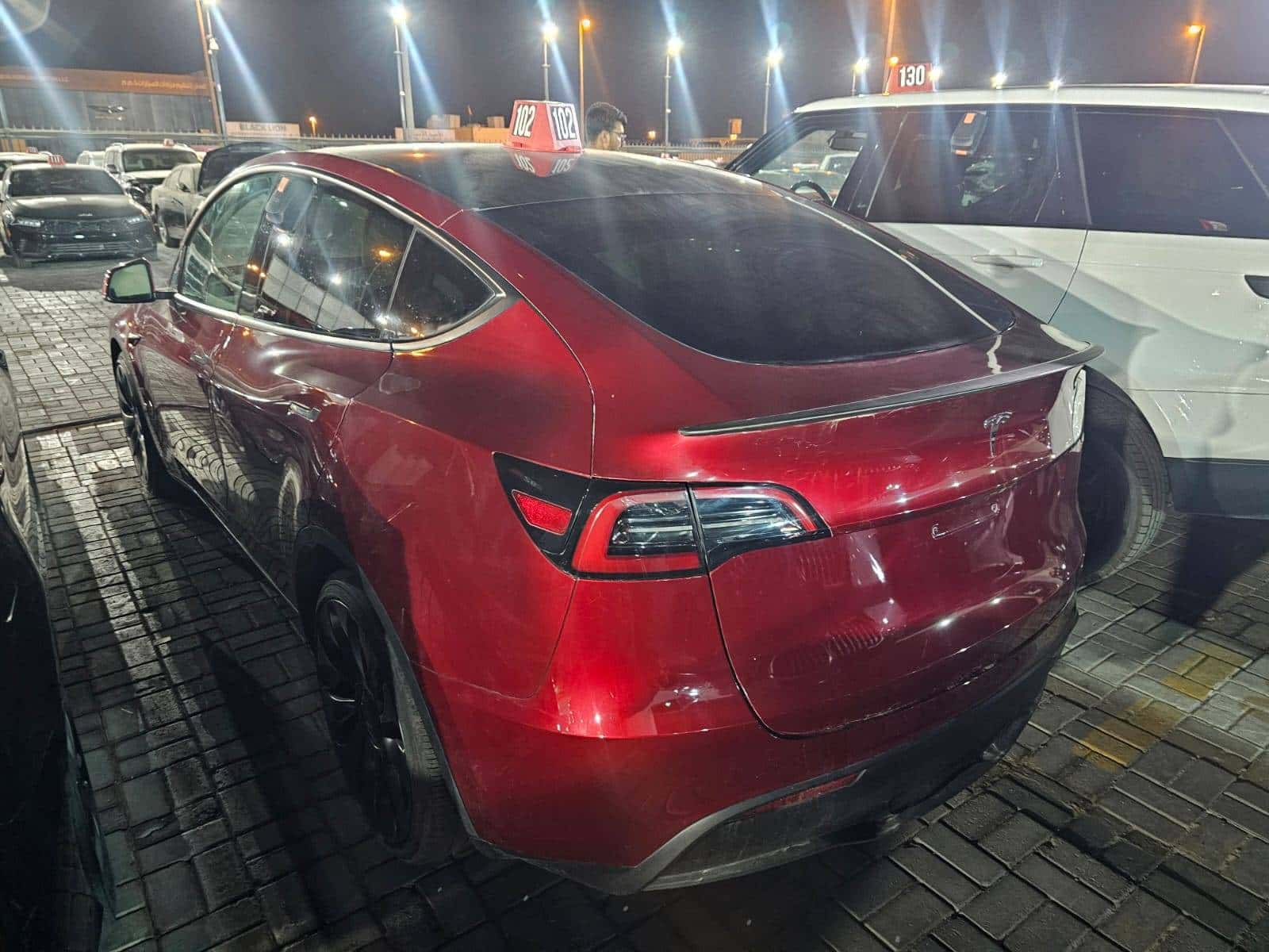 Tesla Model Y 2024 thumbnail 1