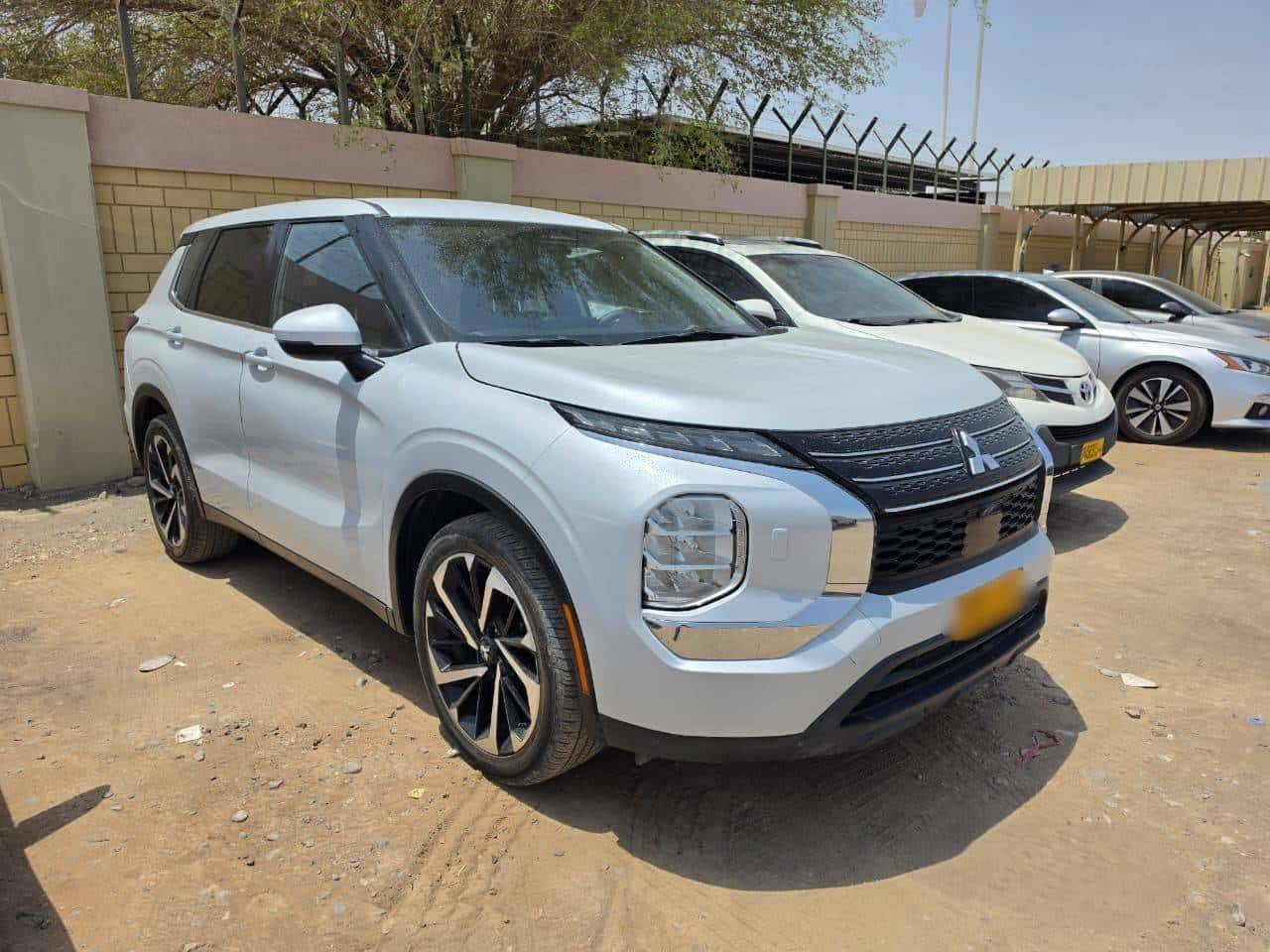 MITSUBISHI Outlander 2022 thumbnail 2
