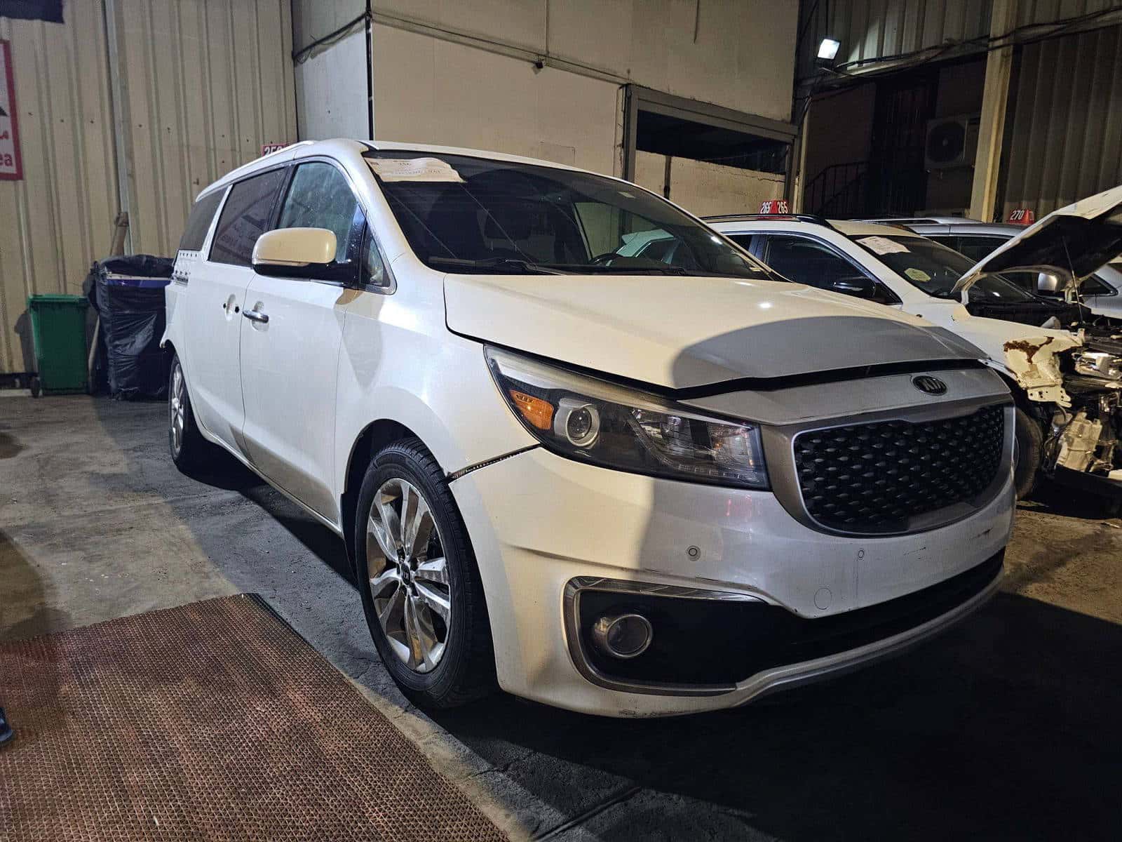 KIA SEDONA 2015 thumbnail 3