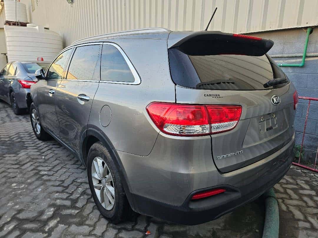 KIA SORENTO 2017 thumbnail 1