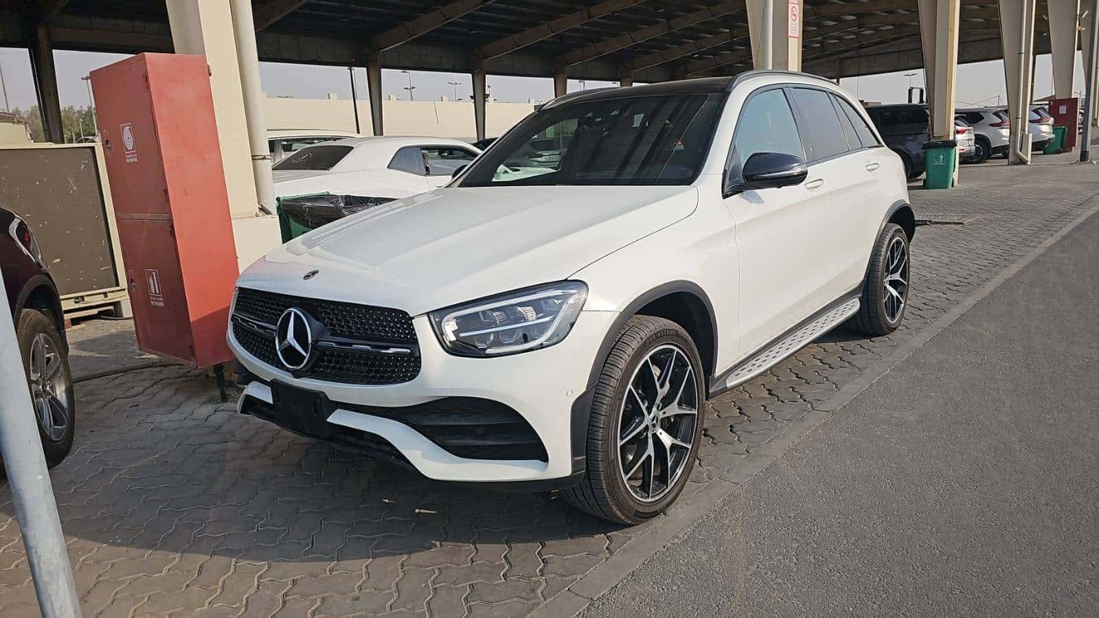 MERCEDES BENZ GLC-300 2020 thumbnail 3