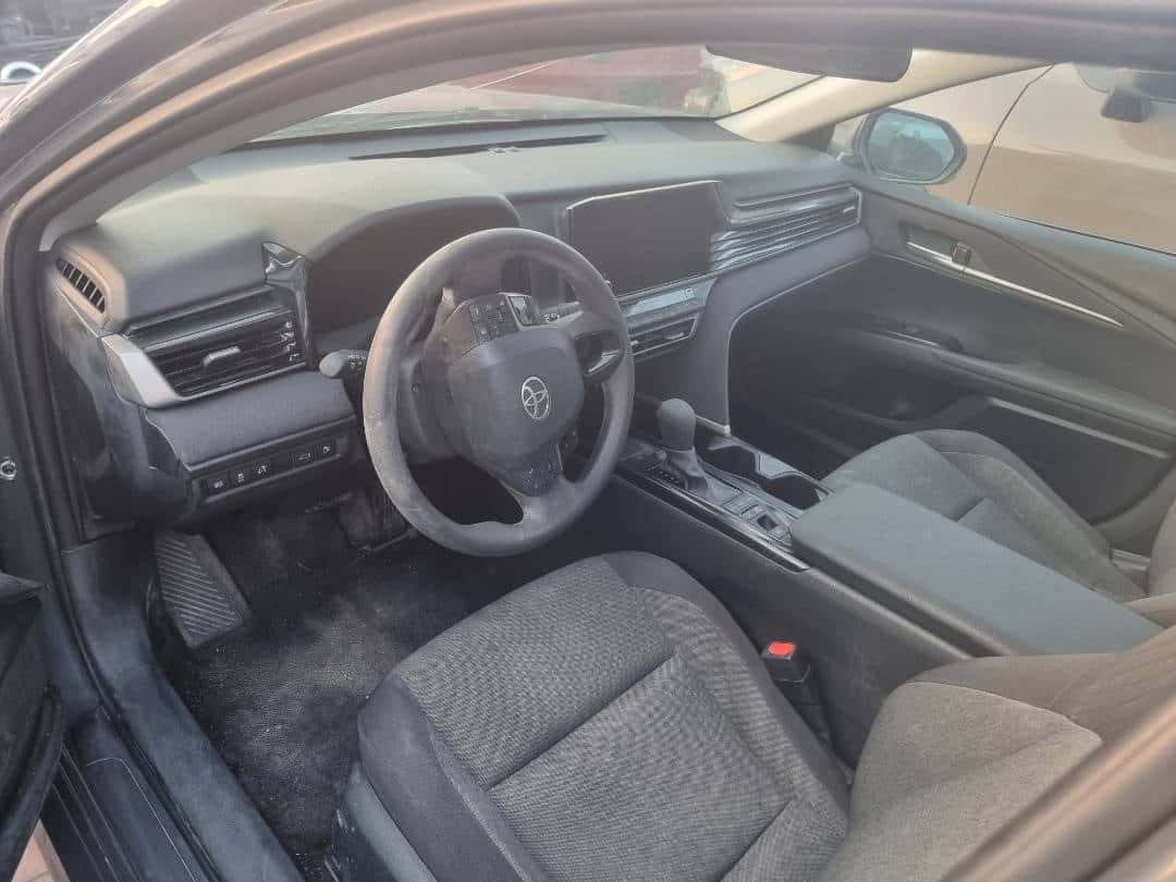 Toyota Camry 2025 thumbnail 5