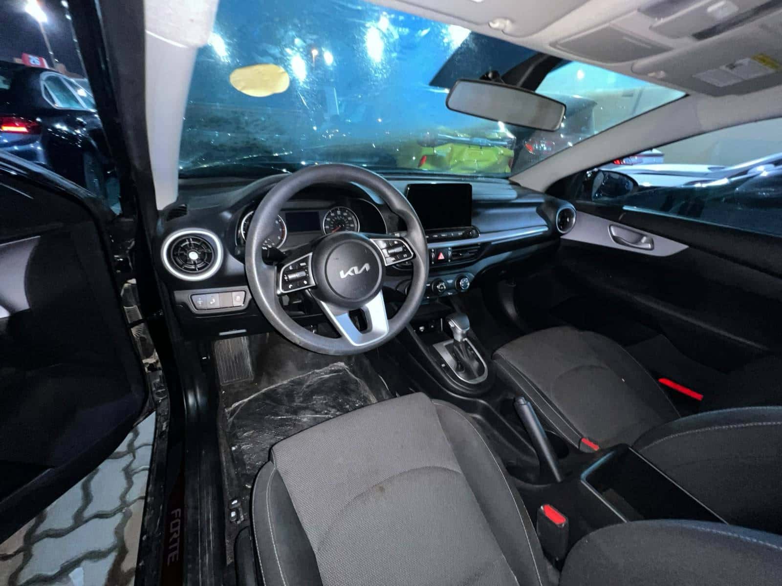 Kia Forte 2024 thumbnail 3