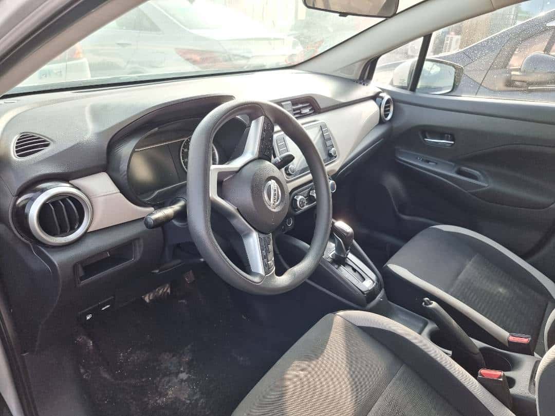 NISSAN VERSA - Exterior