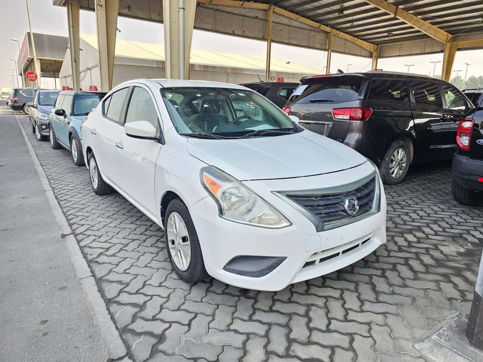 NISSAN VERSA - Exterior