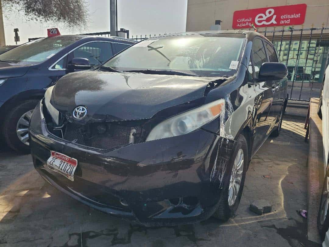 TOYOTA SIENNA - Exterior