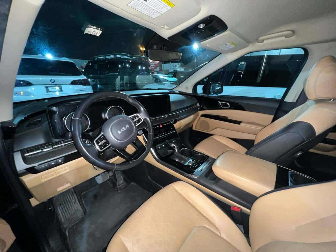 Kia CARNIVAL EX 2022 thumbnail 2