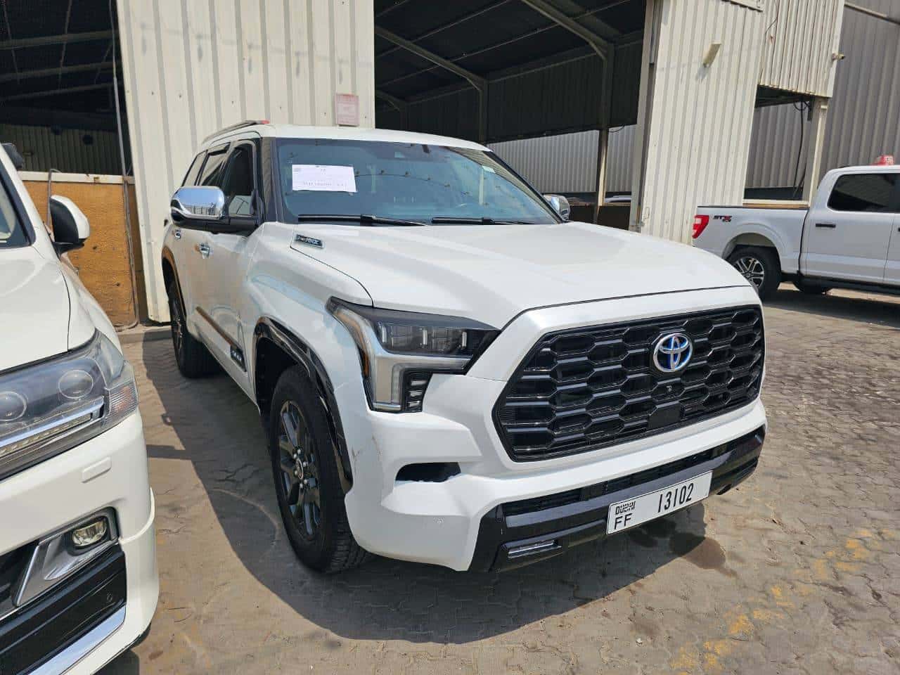 Toyota Sequoia 2023 thumbnail 2