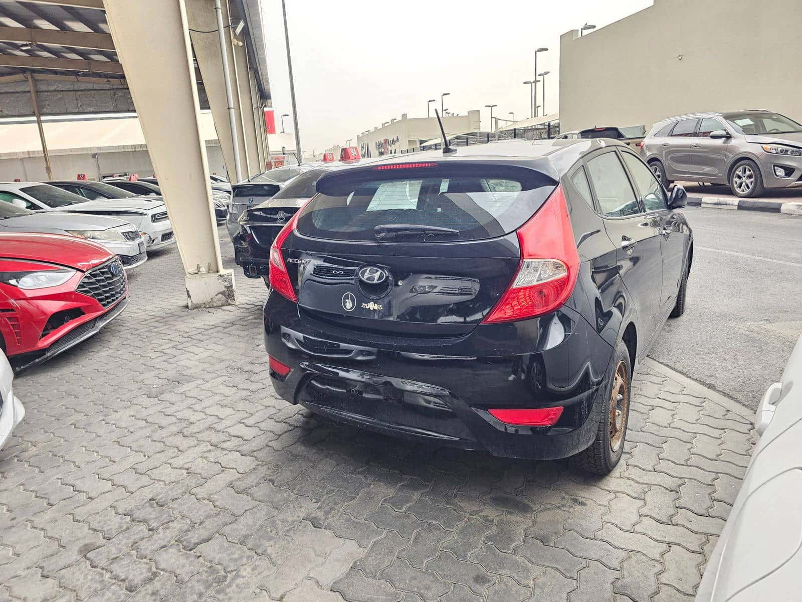 HYUNDAI ACCENT - Exterior