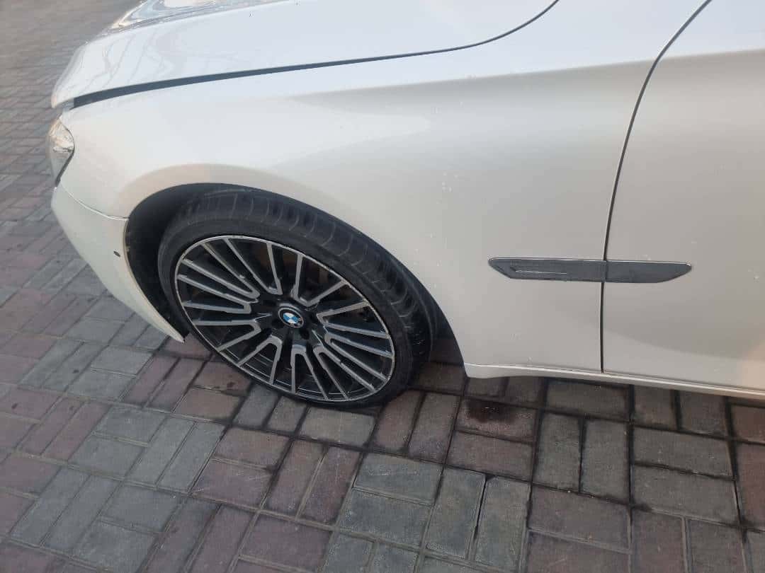 BMW 740 I 2013 thumbnail 6