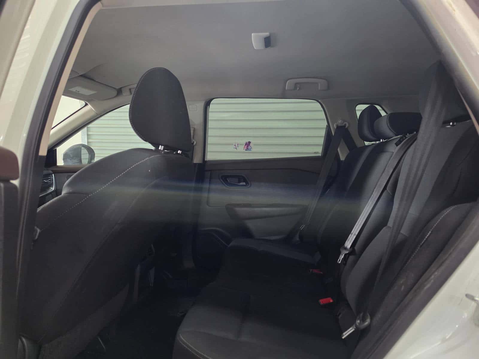 Nissan Rogue 2023 thumbnail 3