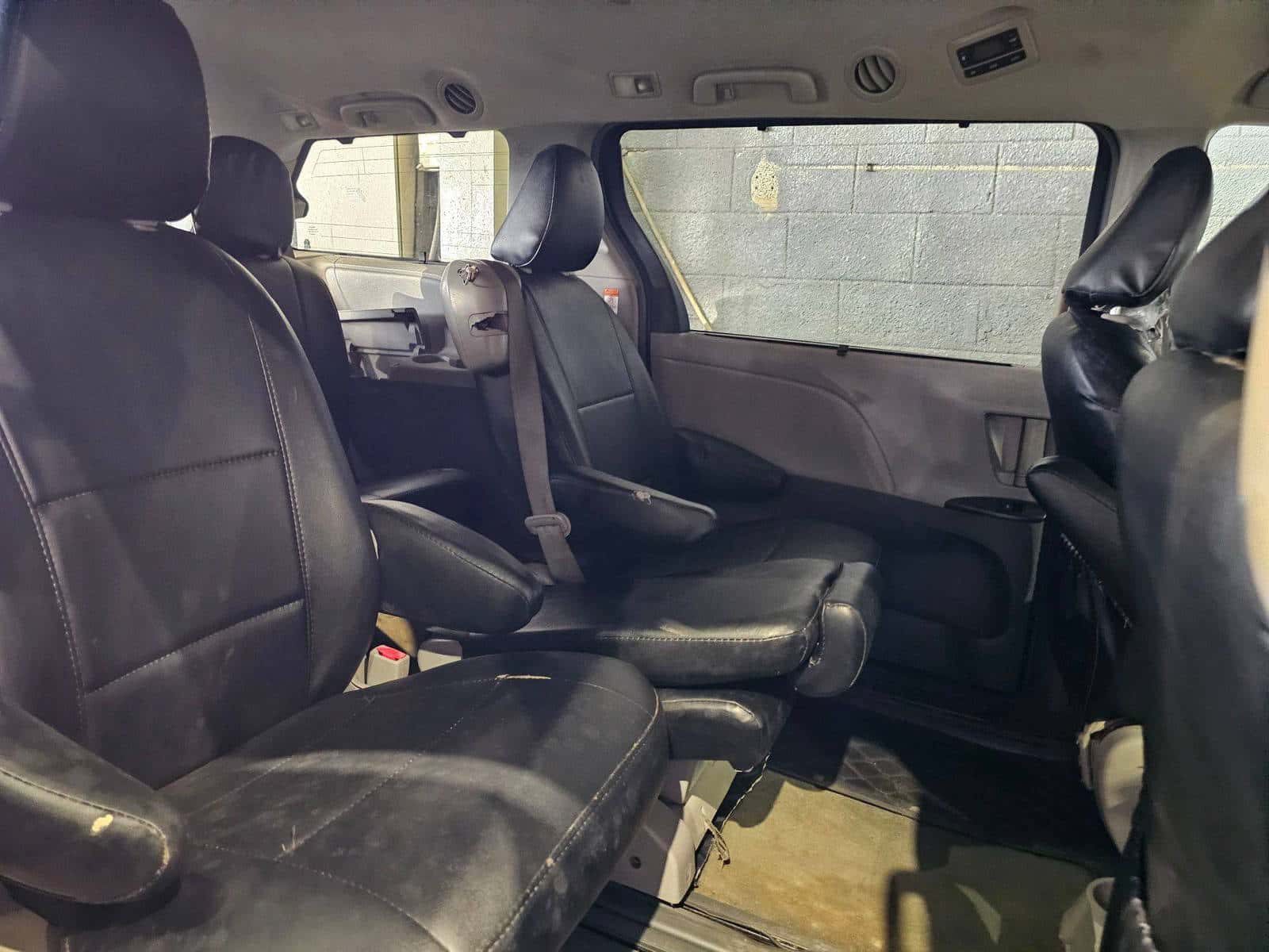 Toyota Sienna 2015 thumbnail 6