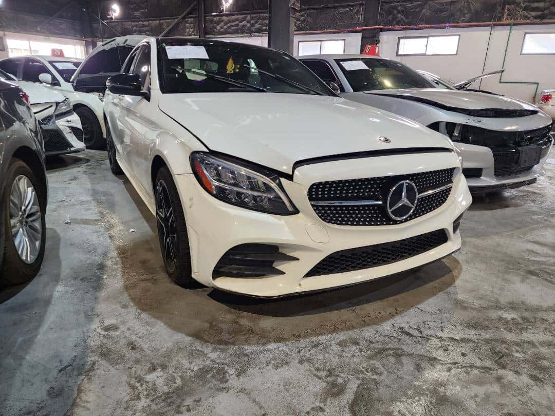 MERCEDES BENZ C300 - Exterior