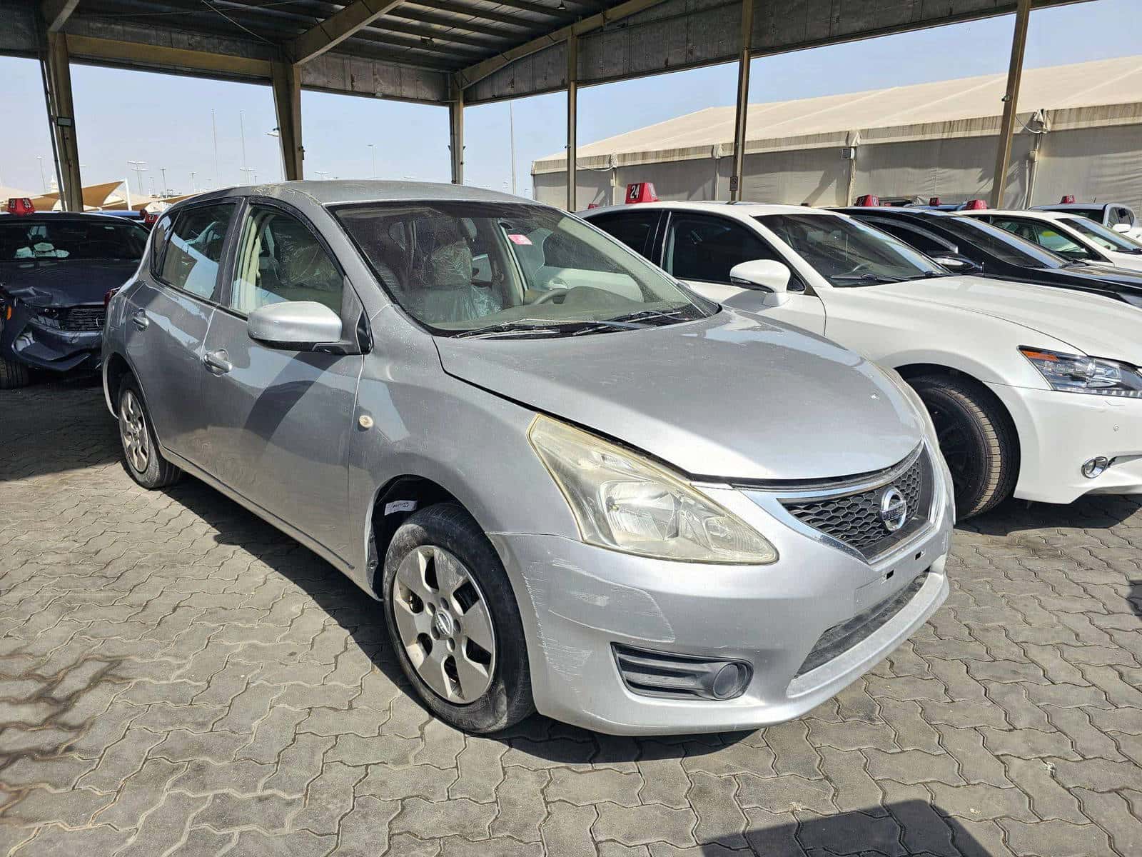NISSAN TIDA - Exterior
