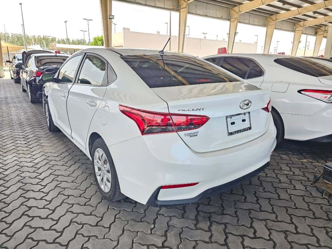Hyundai Accent 2021 thumbnail 1