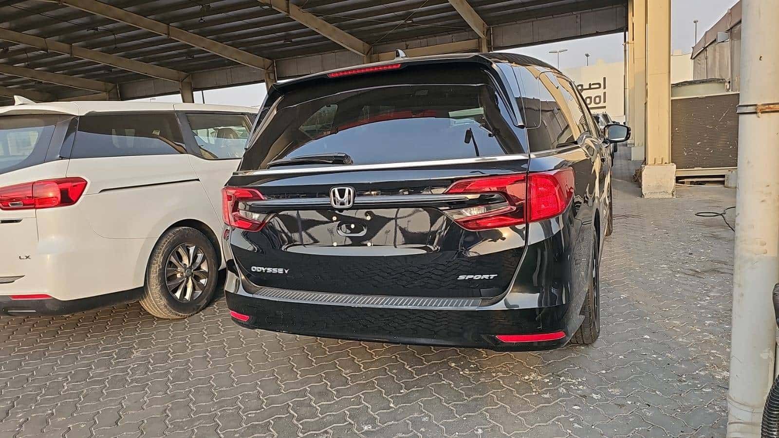 Honda Odyssey 2023 thumbnail 3