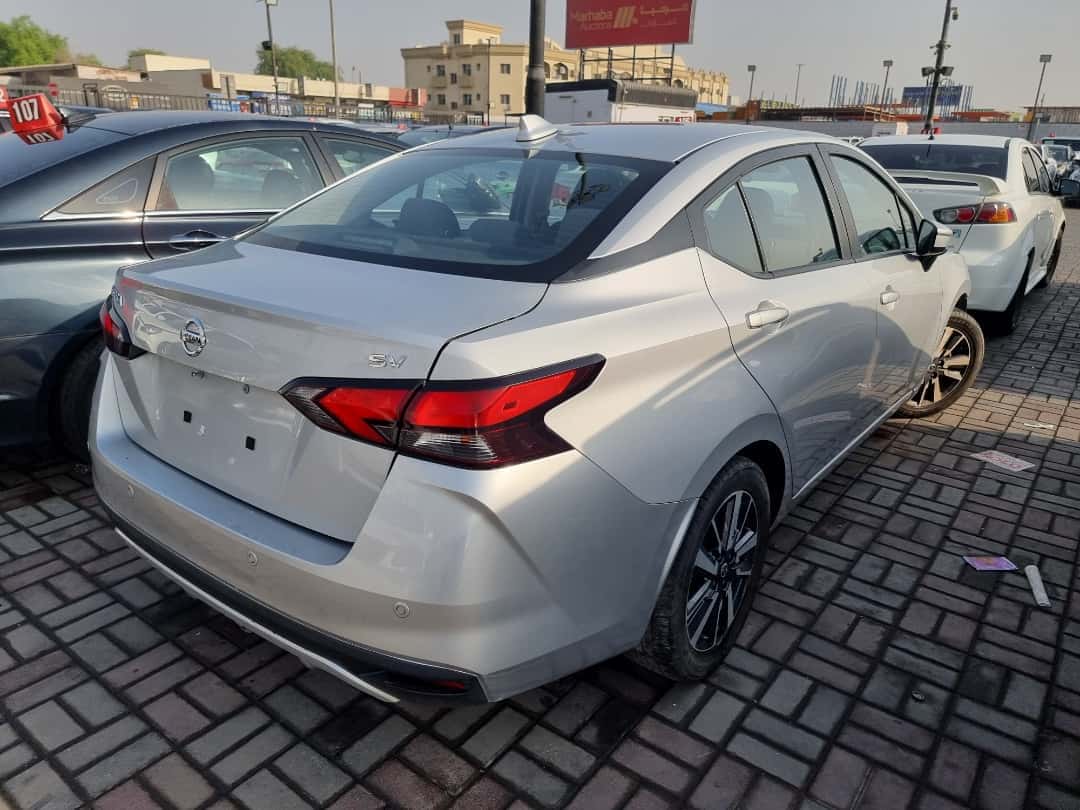 NISSAN VERSA - Exterior