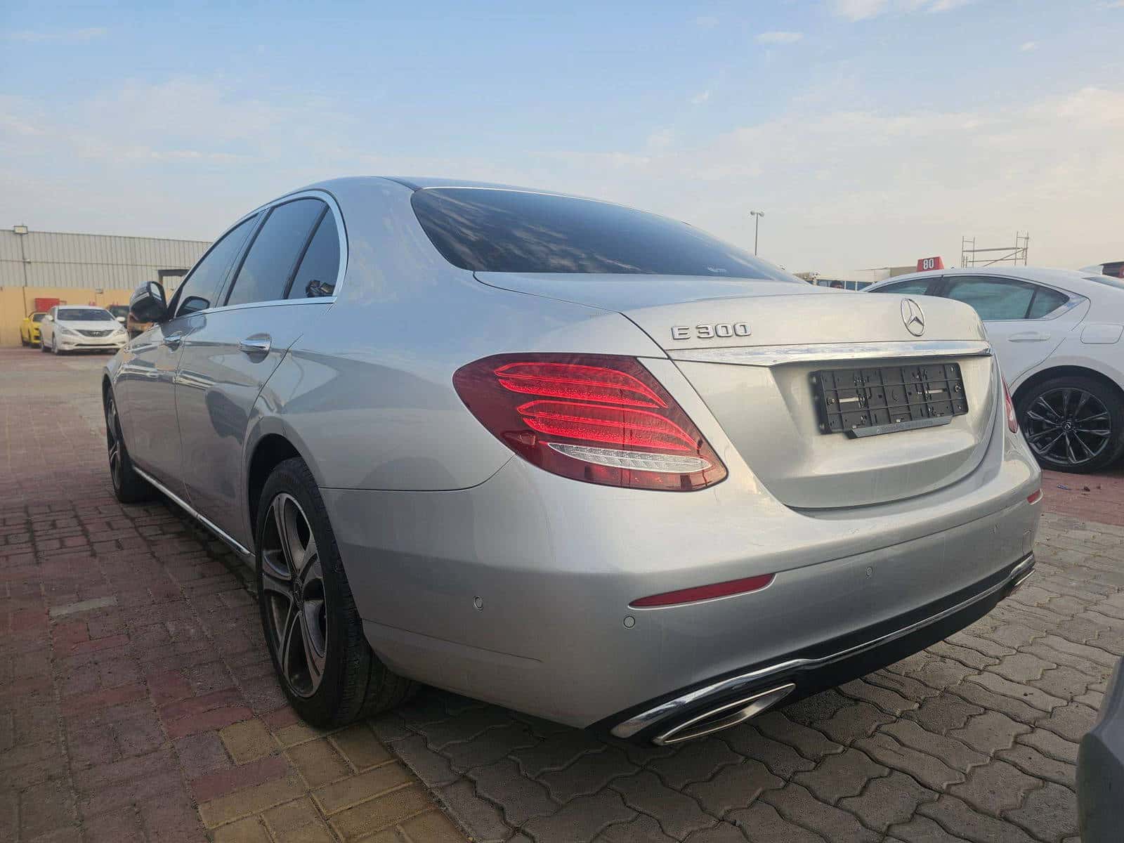 MERCEDES BENZ E-300 2019 thumbnail 4