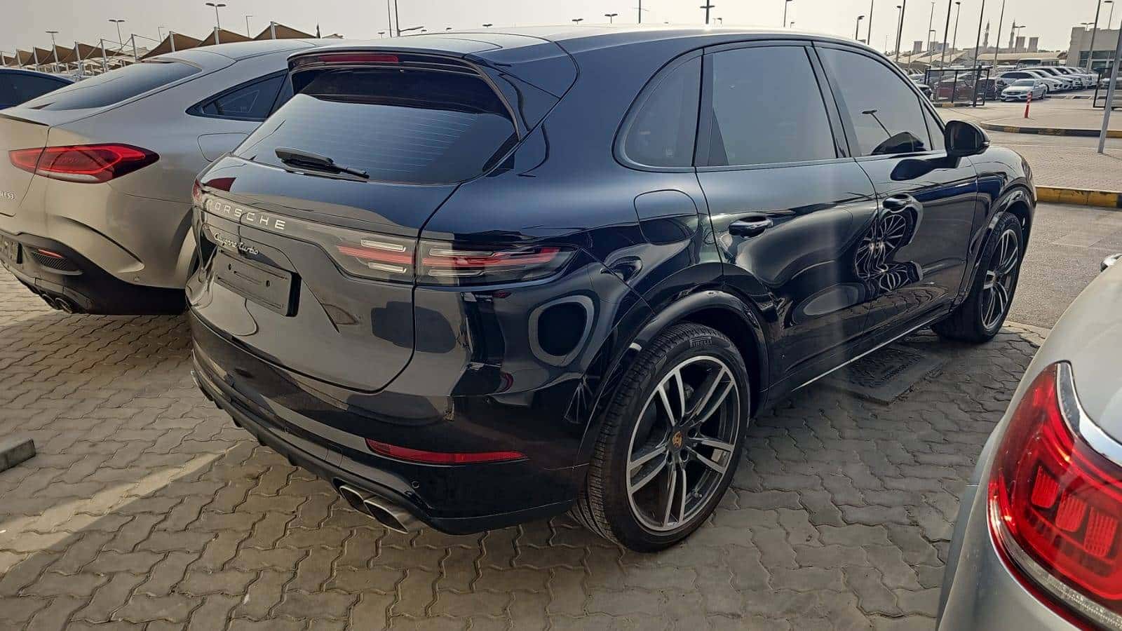 Porsche Cayenne 2023 thumbnail 5