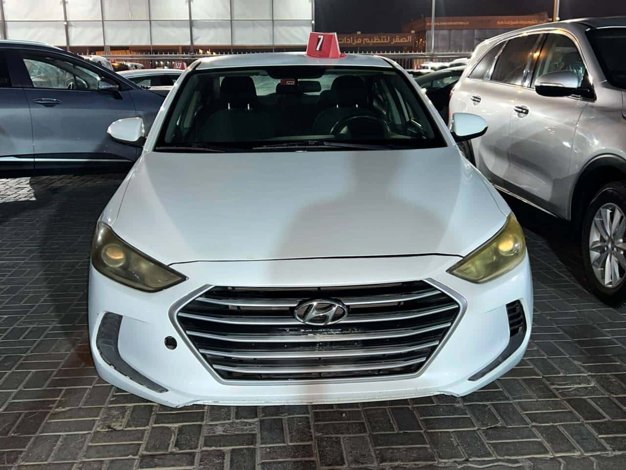 Hyundai Elantra 2018 thumbnail 2