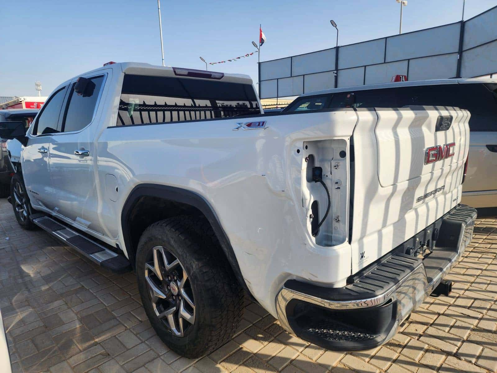GMC SIERRA - Exterior