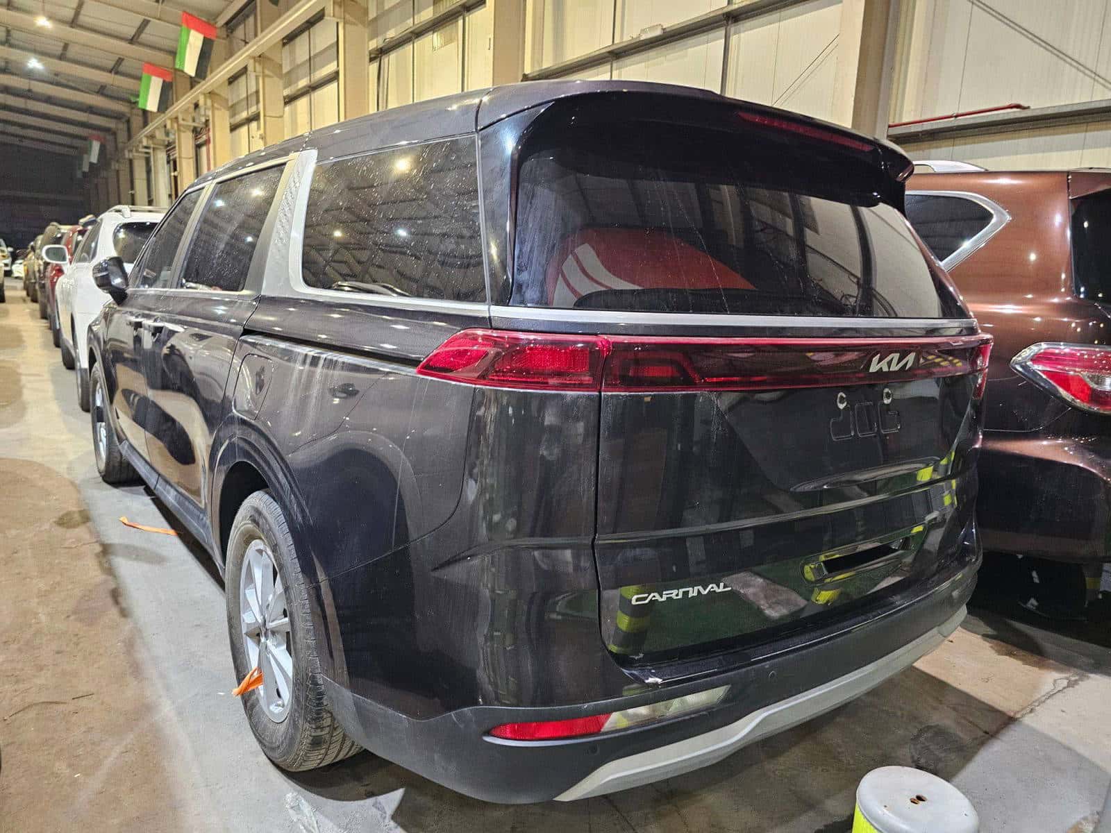 KIA CARNIVAL LX 2023 thumbnail 2