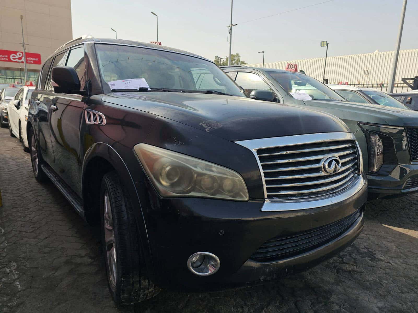 INFINITI QX56 - Exterior