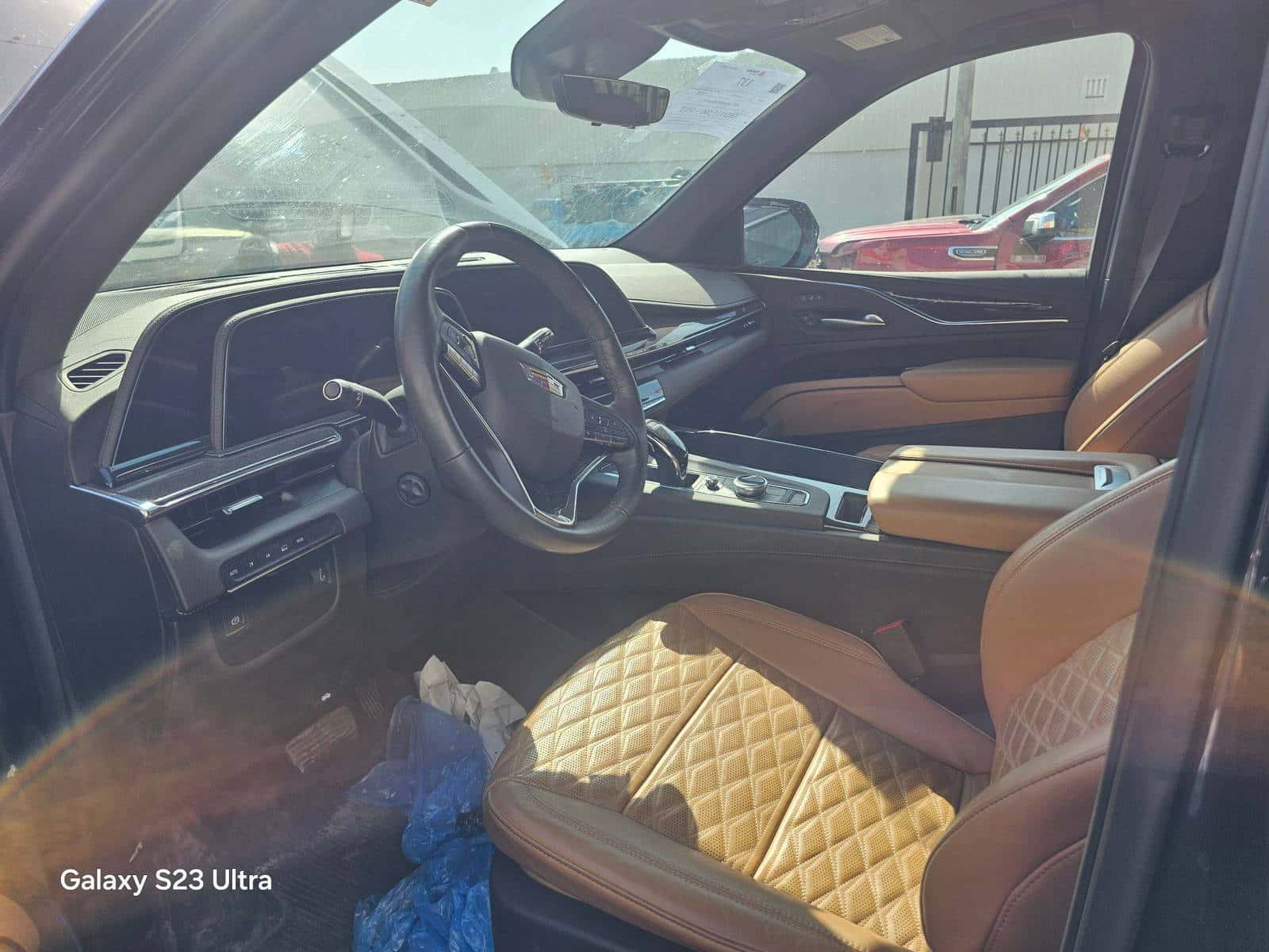 CADILLAC ESCALADE ESV PREMIUM LUXURY - Exterior