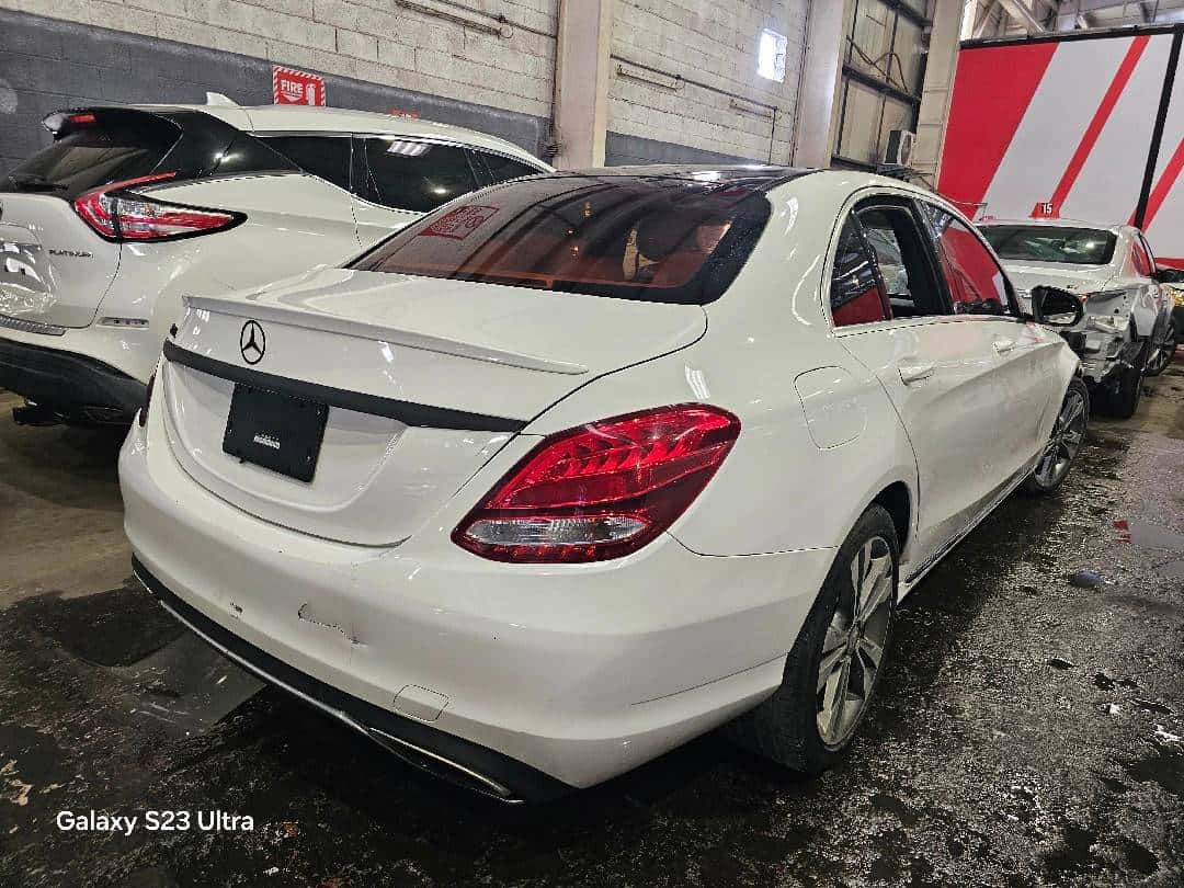 MERCEDES BENZ C300 2015 thumbnail 1