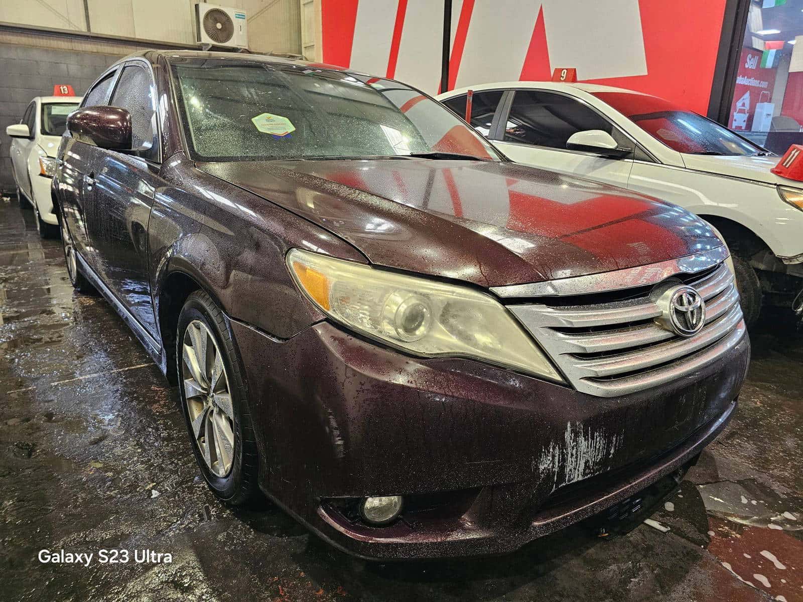 Toyota Avalon 2011 thumbnail 2