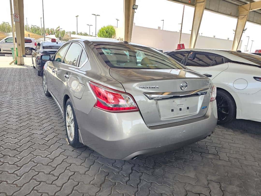 Nissan Altima 2013 thumbnail 1