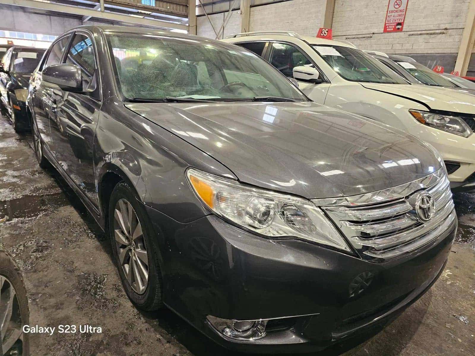 TOYOTA AVALON - Exterior