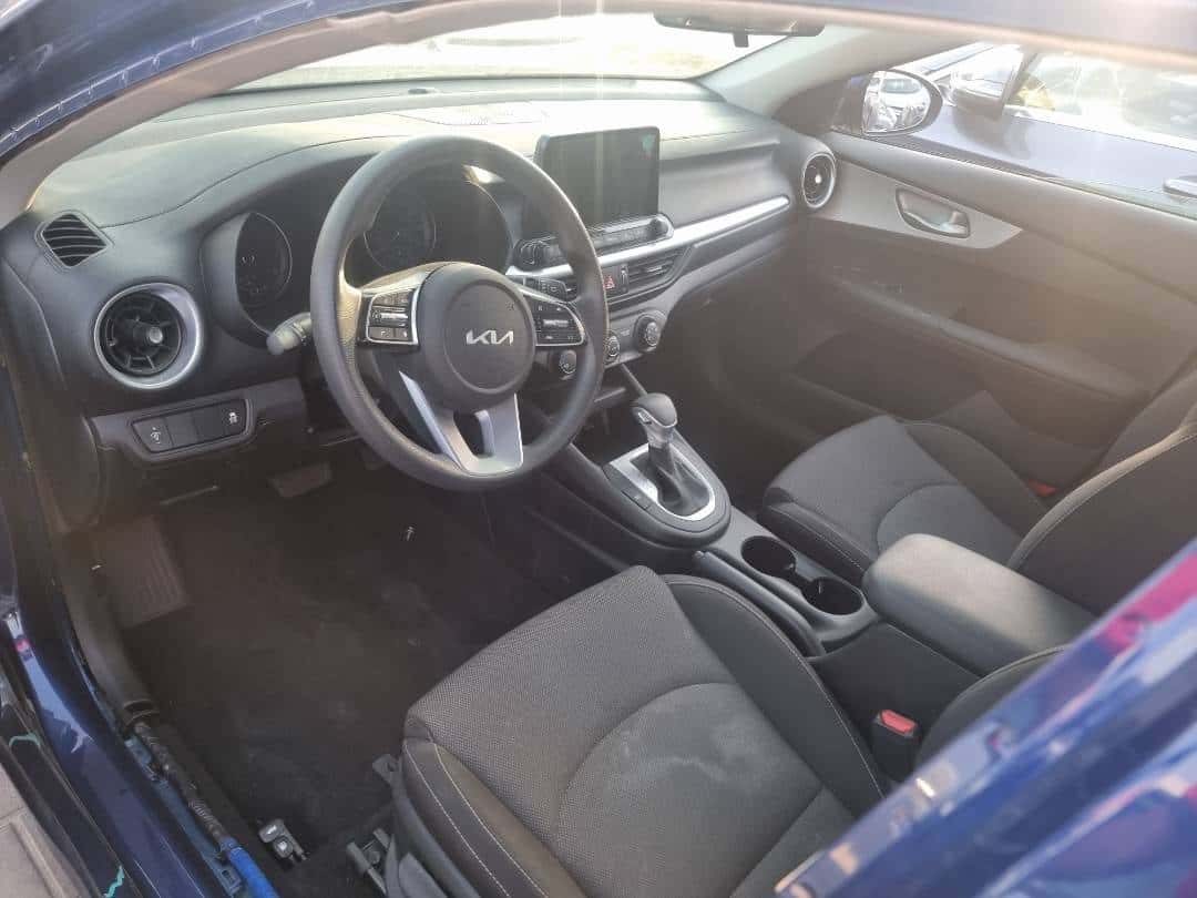 KIA FORTE 2023 thumbnail 5