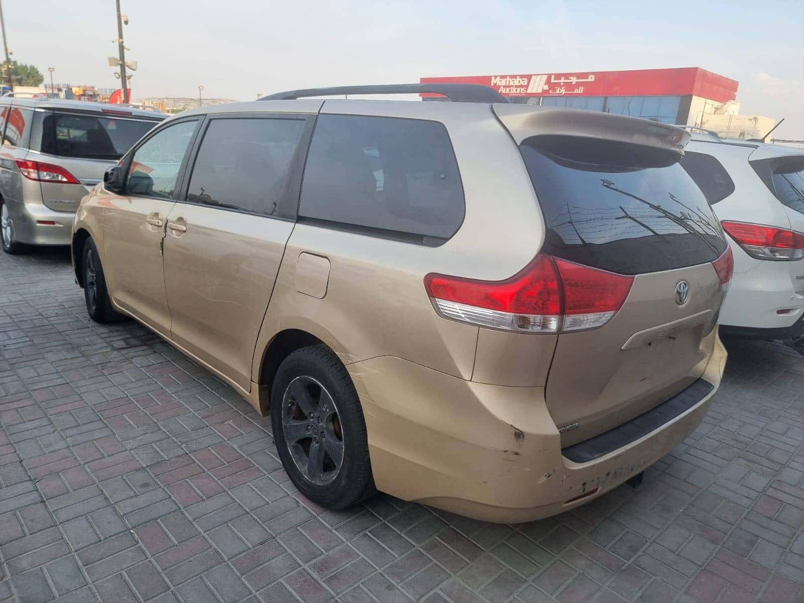 Toyota Sienna 2011 thumbnail 6