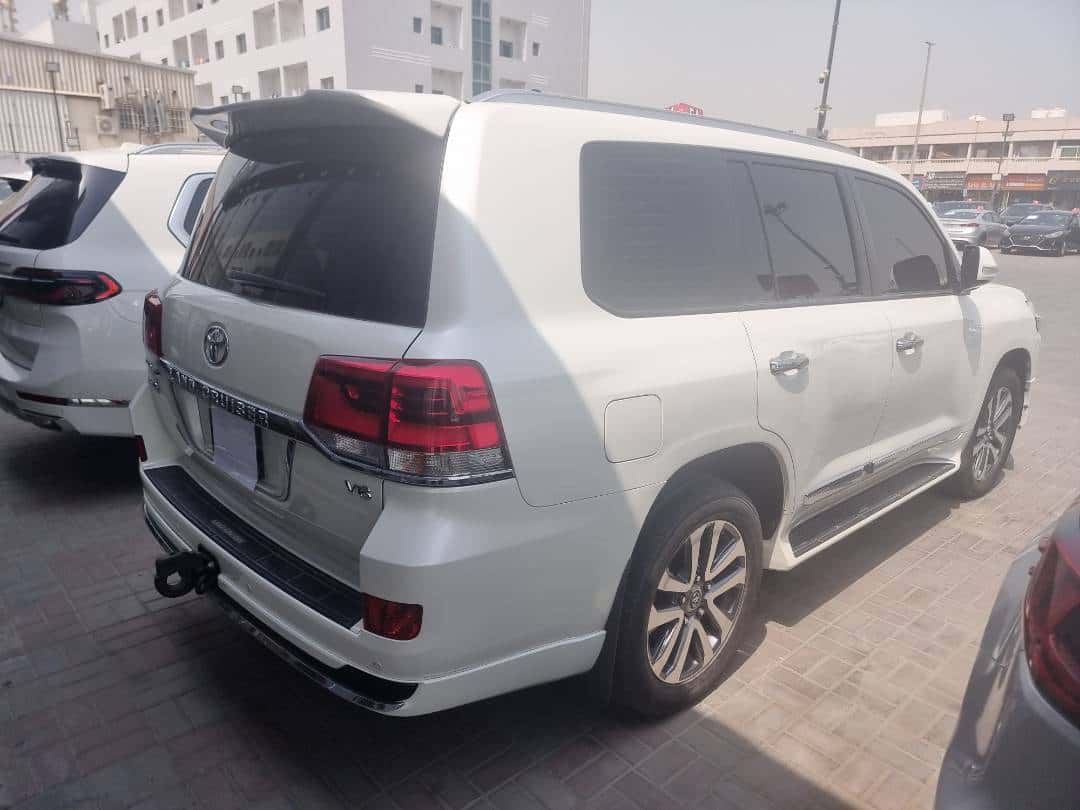 Toyota Land Cruiser 2017 thumbnail 2