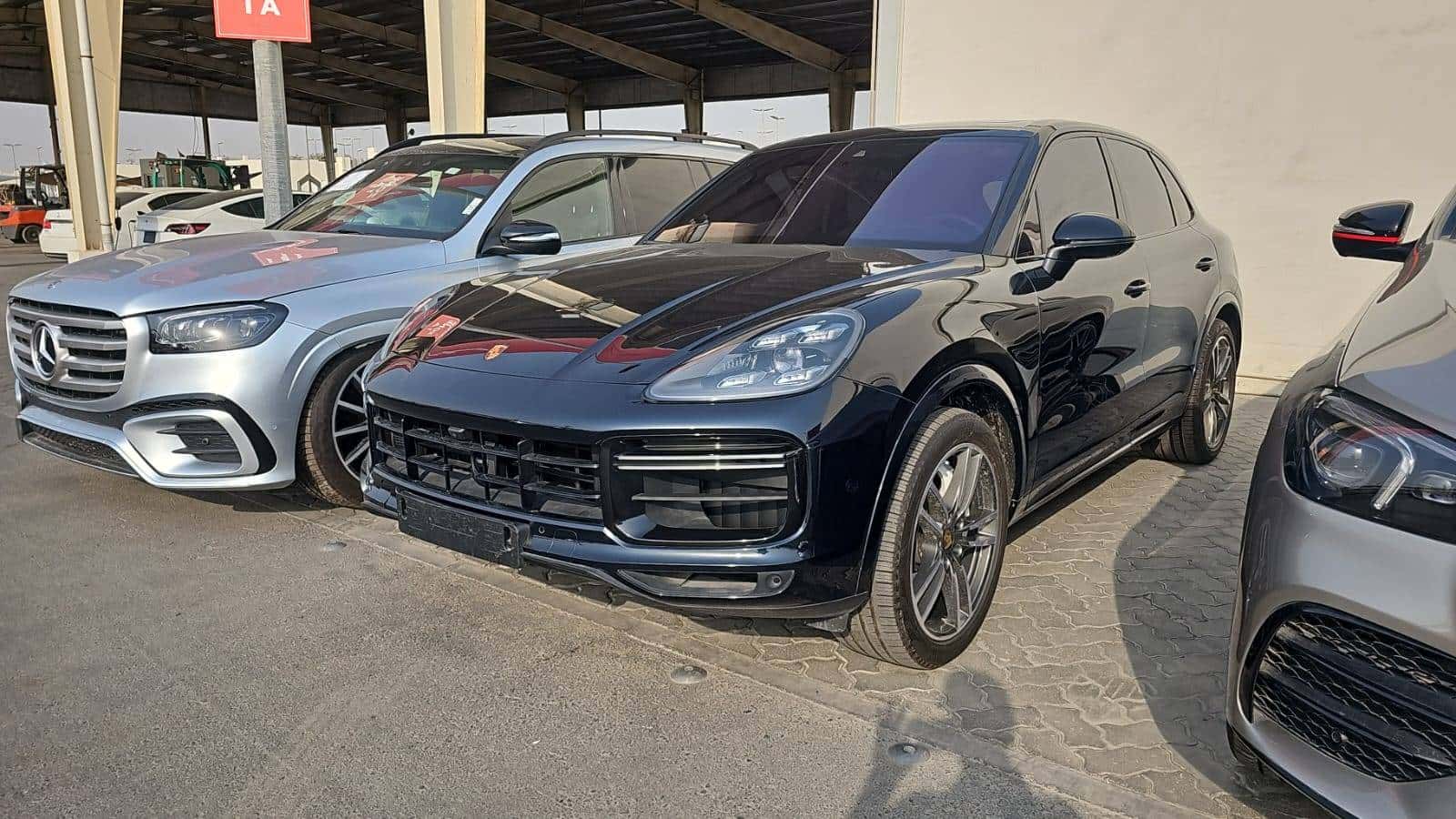 Porsche Cayenne 2023 thumbnail 1