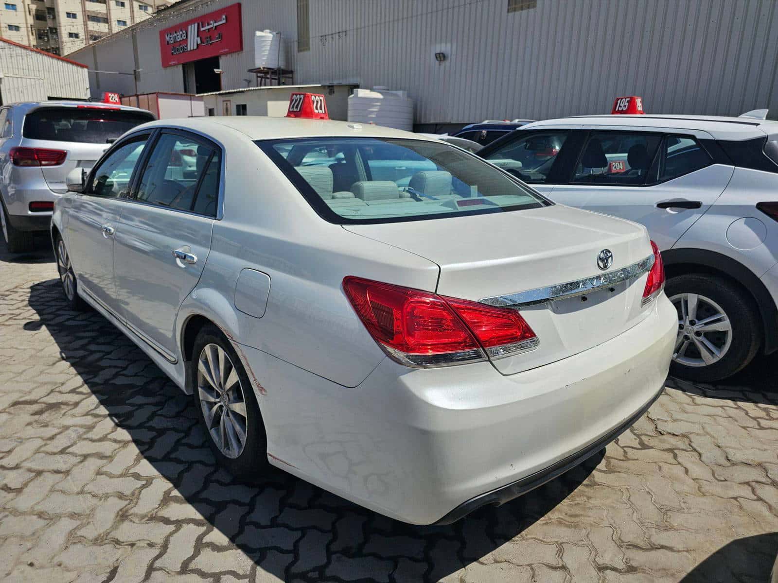 Toyota Avalon 2011 thumbnail 5