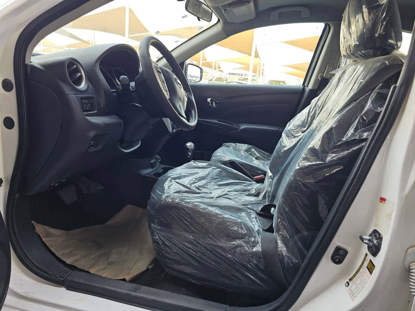 NISSAN VERSA - Exterior