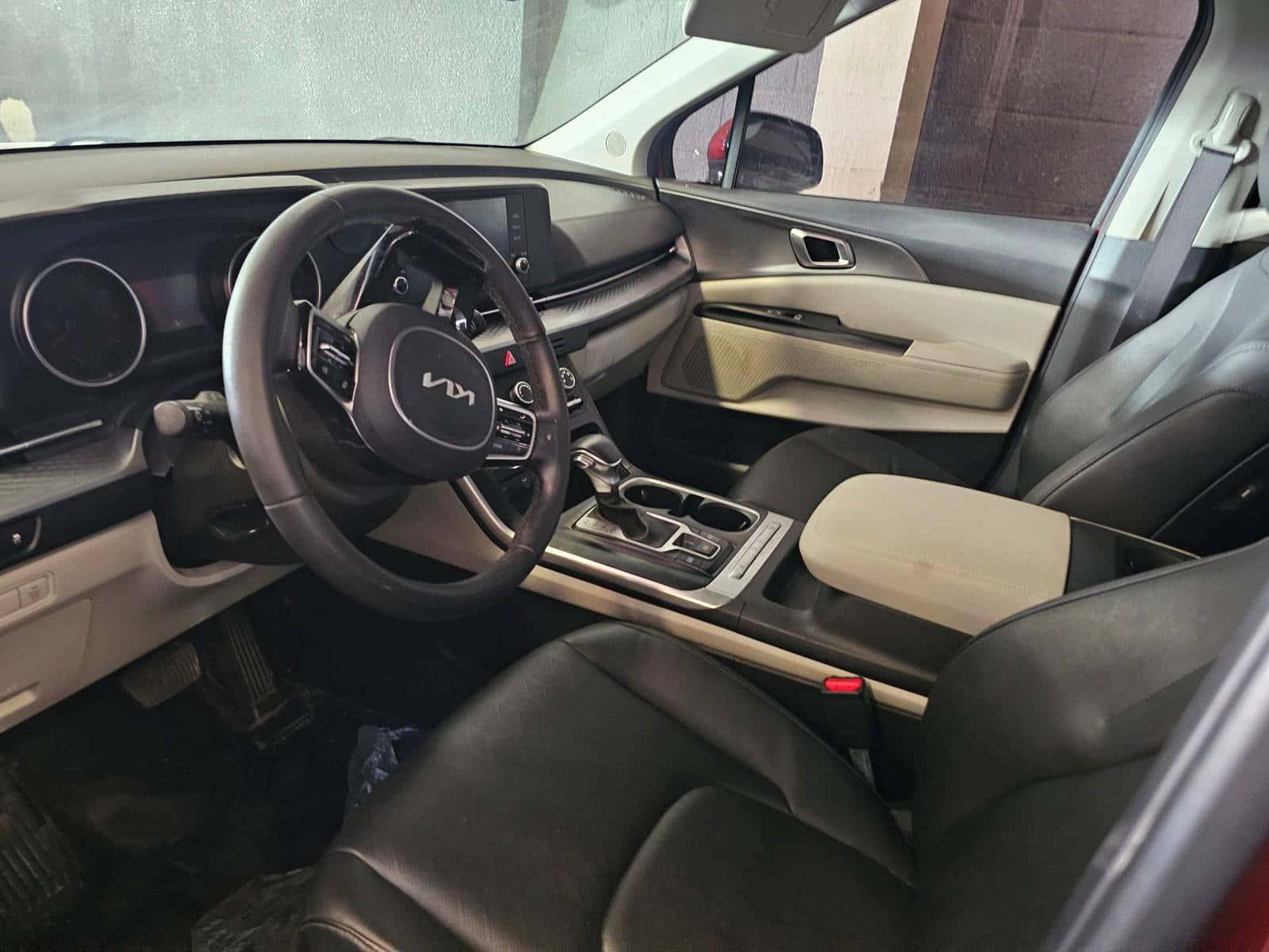 KIA CARNIVAL LX 2023 thumbnail 7