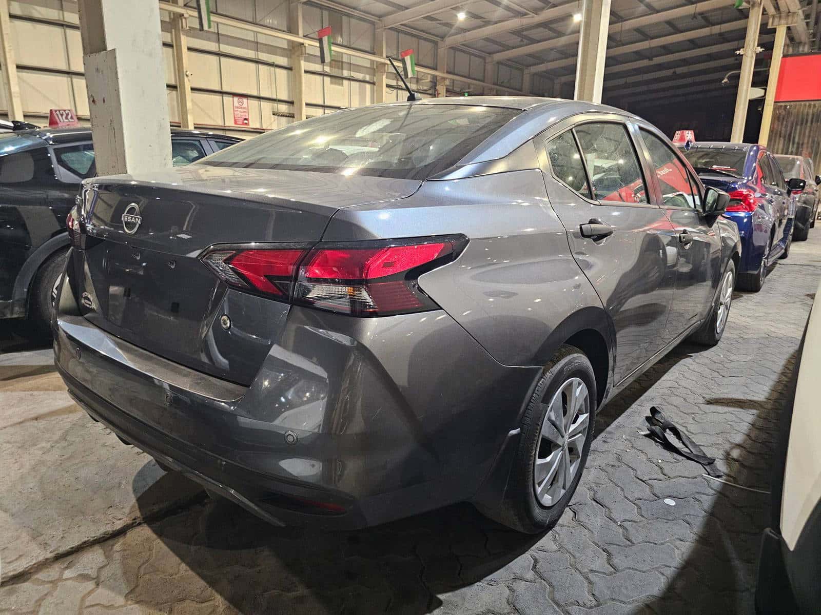 NISSAN VERSA 2023 thumbnail 2