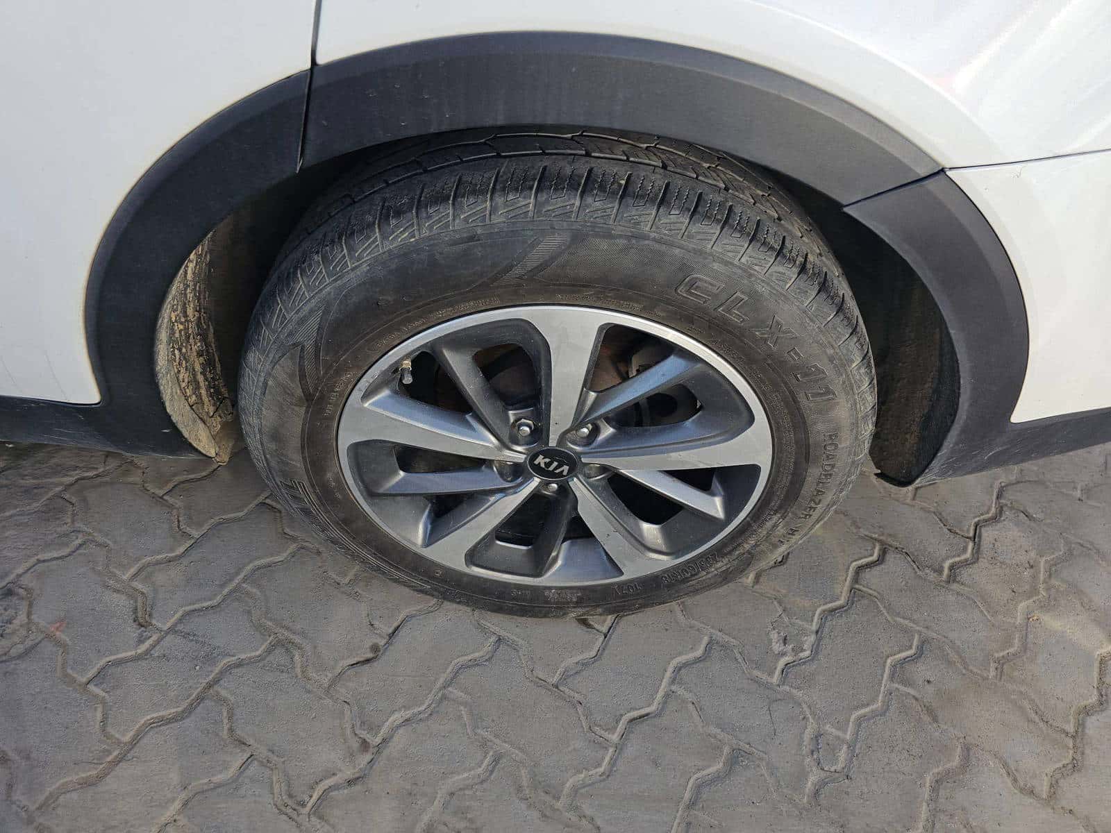 KIA SORENTO 2019 thumbnail 5