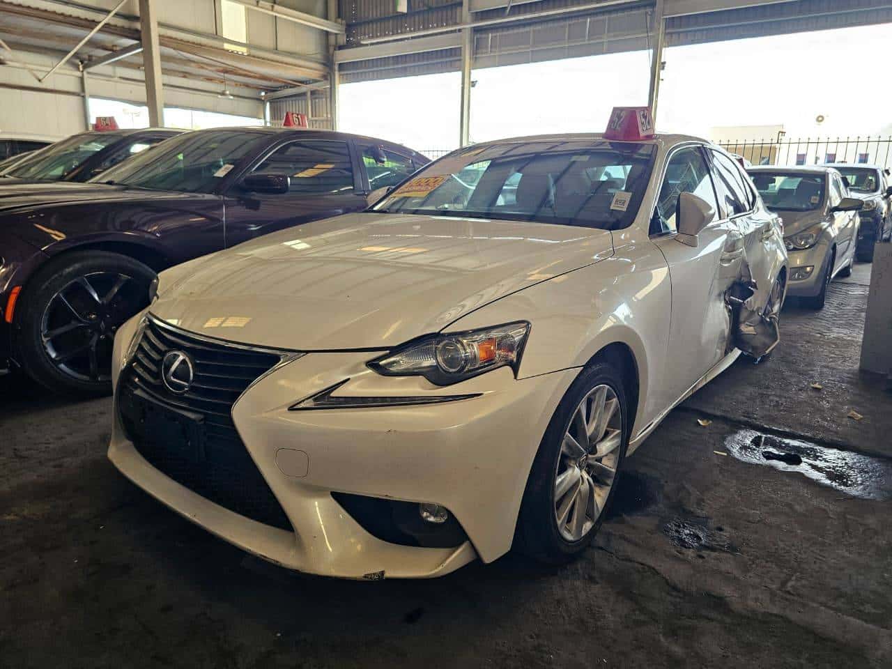Lexus IS 200T 2016 thumbnail 4