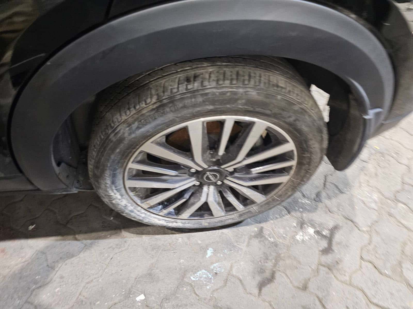 NISSAN KICKS 2023 thumbnail 5