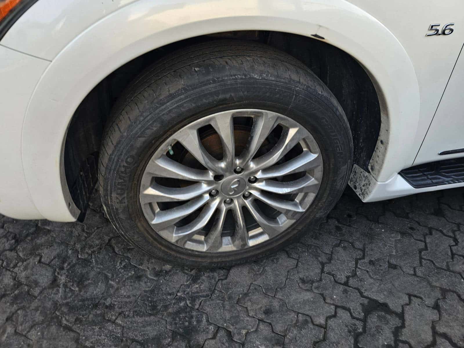 INFINITI QX80 2015 thumbnail 5