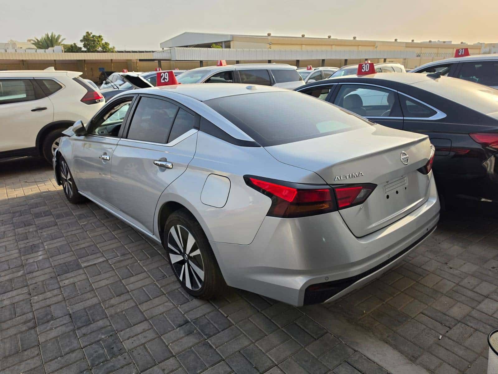 Nissan Altima 2022 thumbnail 5