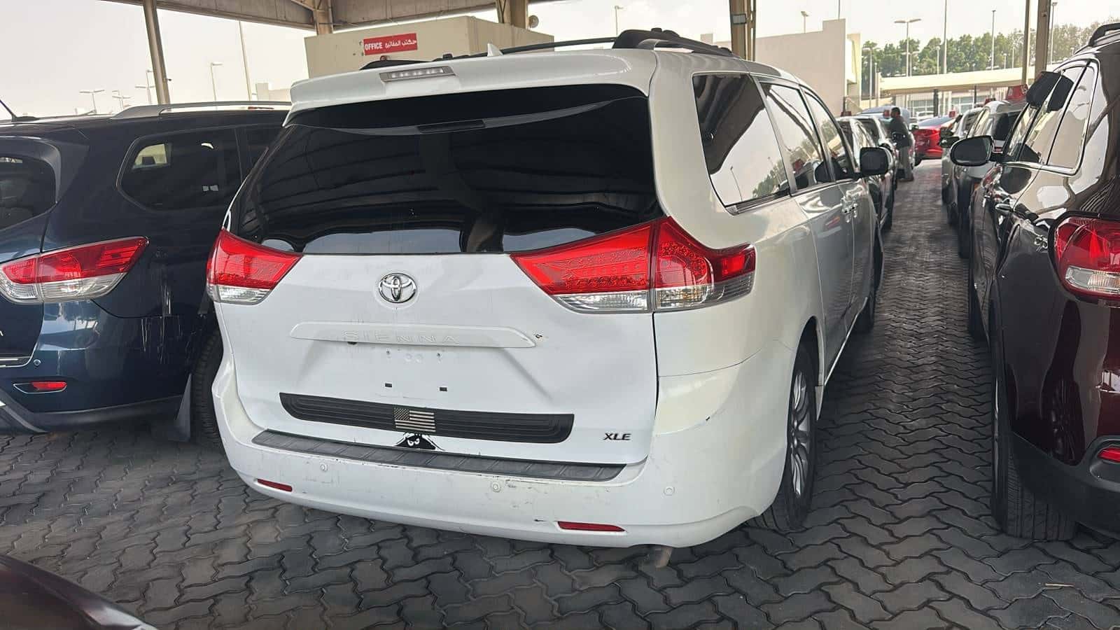 Toyota Sienna 2013 thumbnail 3